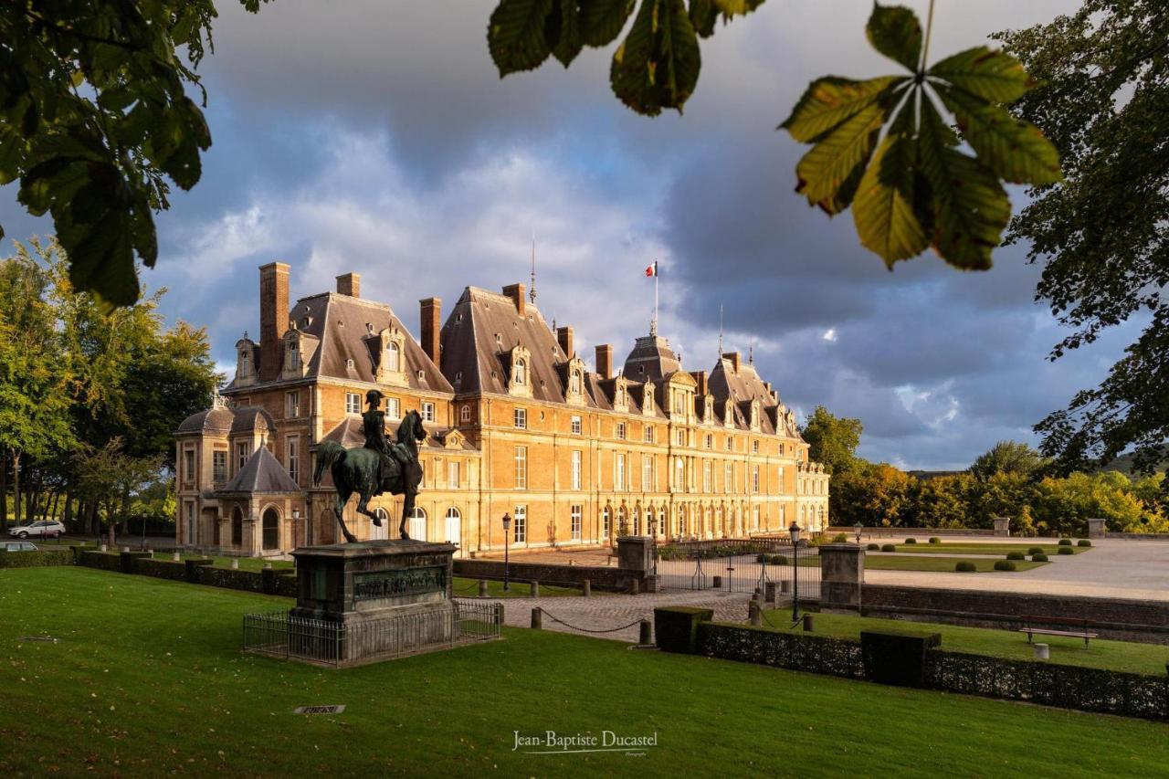 Les Locations Isahora: Studio près du Château d'Eu et des Falaises Eu (Seine-Maritime) Exterior photo